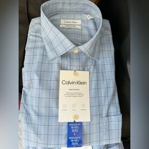 CALVIN KLEIN
Men's Regular Fit Stretch Wrinkle Resistant Dress Shirt